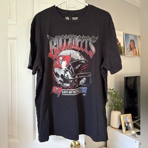 Tampa bay buccaneers graphic tee